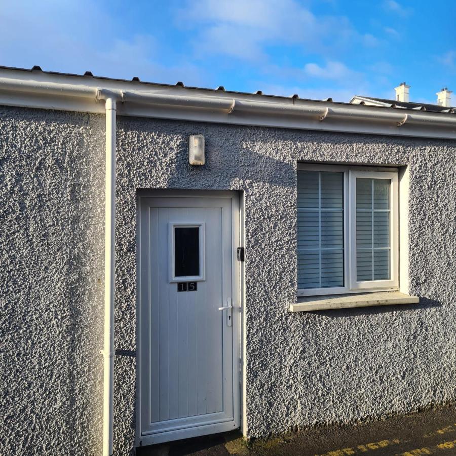 2 Bed Flat Right In Centre Of Portrush Town Apartment Bagian luar foto
