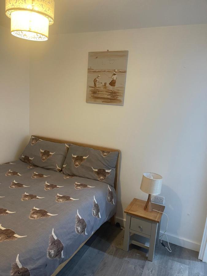 2 Bed Flat Right In Centre Of Portrush Town Apartment Bagian luar foto